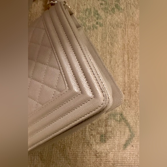Chanel Boy Flap Bag Quilted Caviar Old Medium - Picture 5 of 7